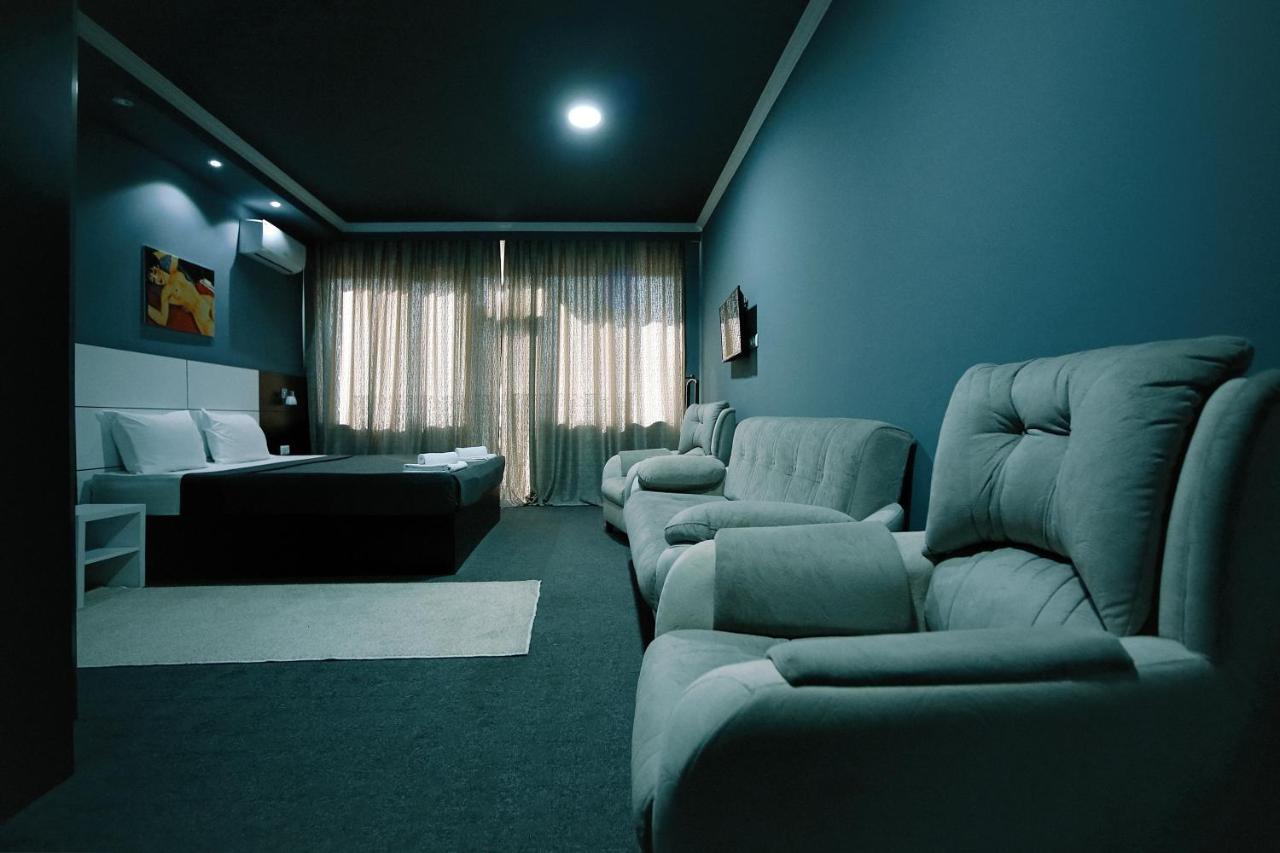 Hotel Rero Kutaisi Bagian luar foto