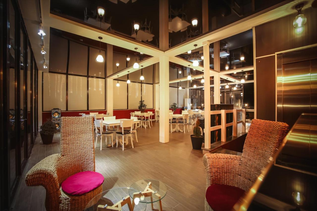 Hotel Rero Kutaisi Bagian luar foto