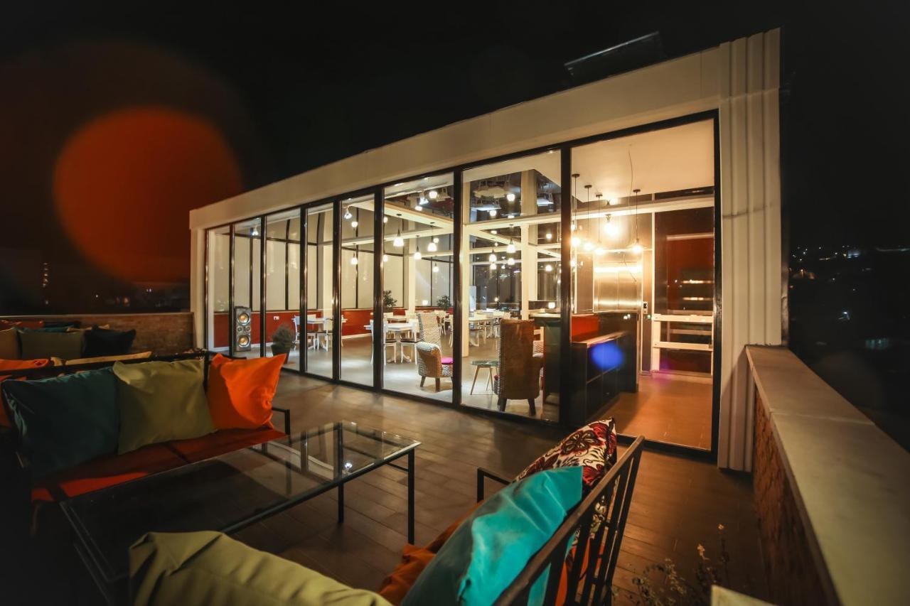 Hotel Rero Kutaisi Bagian luar foto